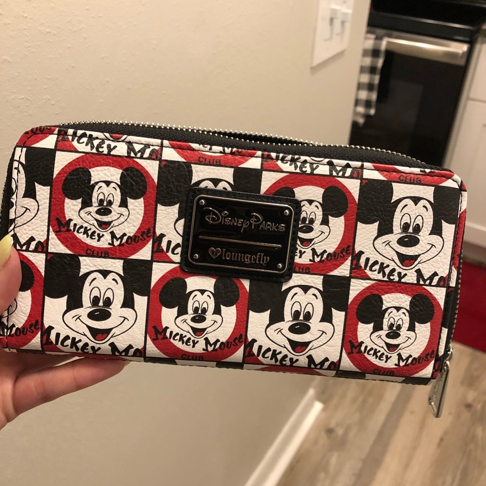 Disney wallet